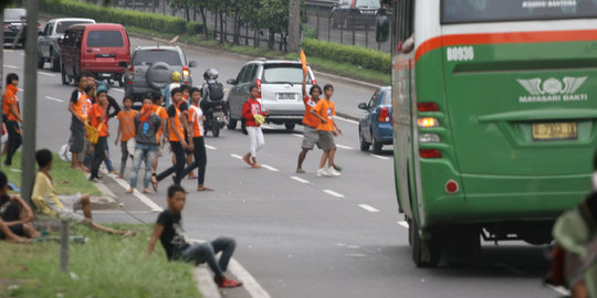 Persija kebobolan, The Jakmania bikin rusuh di GBK