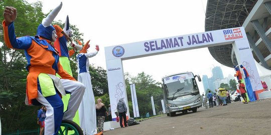 Badut meriahkan pelepasan mudik gratis bareng BRI di Senayan