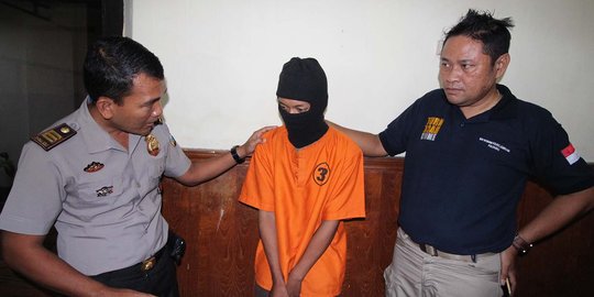 Sentot terlebih dahulu menyiksa keponakan sebelum disodomi