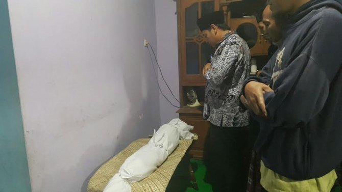 wali kota kediri salati jenazah korban sodomi