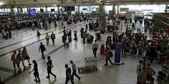 Pascateror bom, Bandara Istanbul beroperasi dengan penjagaan ketat