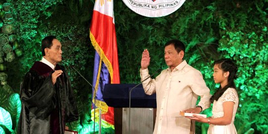 Rodrigo Duterte resmi menjabat orang nomor satu di Filipina