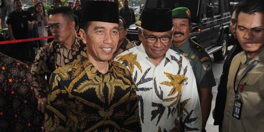 Jokowi-JK hadiri syukuran HUT Bhayangkara di Mabes Polri