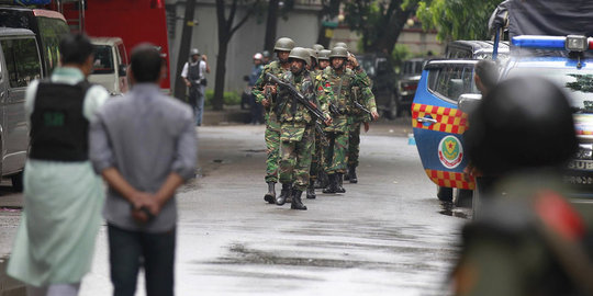 Pasukan khusus Bangladesh akhiri penyanderaan ISIS, 5 sandera tewas