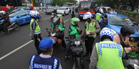 Antisipasi teroris, 2000 polisi jaga pemudik pakai rompi anti peluru
