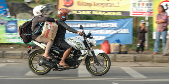 Bawa barang berlebih, ratusan pemudik sepeda motor ditegur polisi