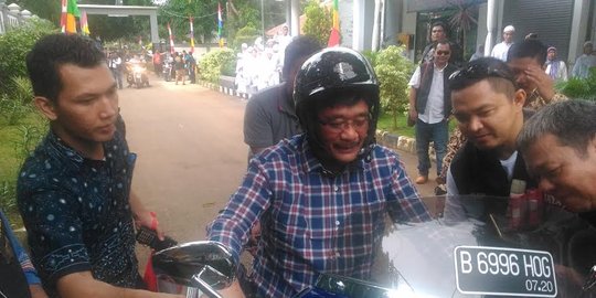 Ngabuburit bareng anak panti asuhan, Djarot naik motor Harley