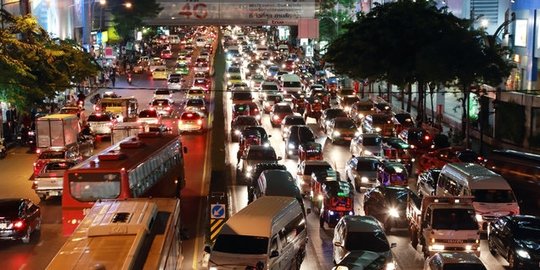 Keluar Tol Pejagan dan Brebes Timur macet parah hingga 10 km