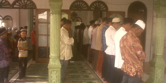 Jemaah Tarekat Naqsabandiyah laksanakan salat Ied hari ini