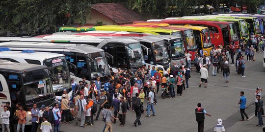 H-2 Lebaran, pemudik di Terminal Kampung Rambutan masih ramai