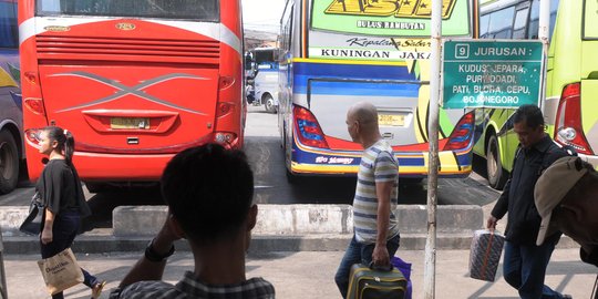 H-2 Lebaran, arus mudik di Terminal Pulogadung terpantau sepi