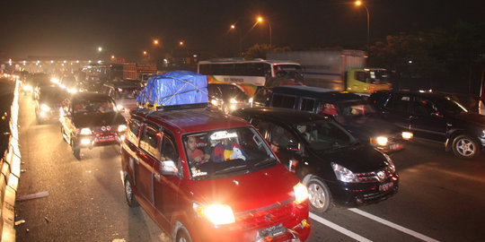 Pasar tumpah hingga antrean SPBU biang kerok macet parah saat mudik