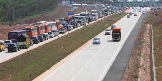 Ini penjelasan Kemenhub atas macet parah di pintu tol Brebes