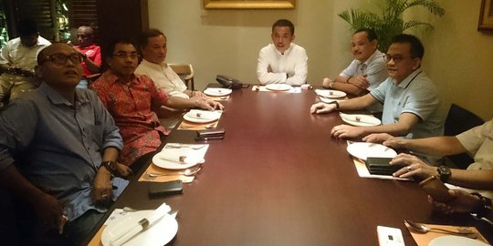 Kemesraan Gerindra-PDIP tunggu buka puasa bersama