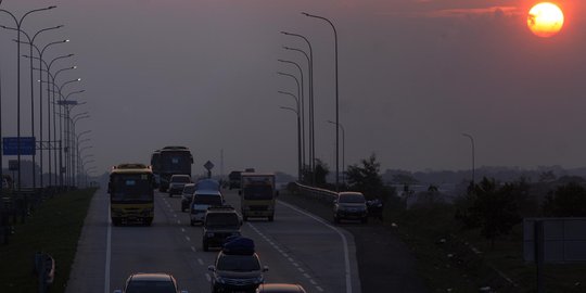 Dari pantauan udara, pemudik disarankan lewat jalur non-tol