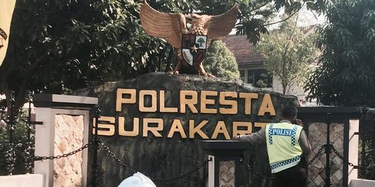 Suara ledakan keras terjadi di Polresta Solo, diduga bom