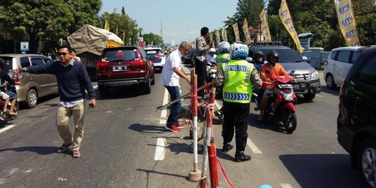 Brebes macet parah, Ganjar Pranowo ikut turun atur lalu lintas