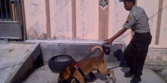 Anjing pelacak sisir Terminal Ubung usai bom bunuh diri guncang Solo