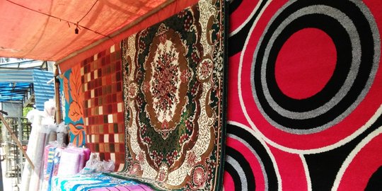 Pedagang karpet raup berkah di Ramadan, penjualan naik 2 kali lipat