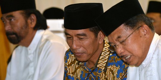 Sebelum takbiran, Presiden Jokowi beli kemeja hijau di Plasa Andalas