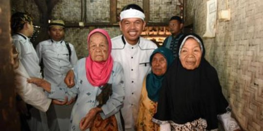 Bupati Purwakarta gelar Open House di rumah nenek tidak mampu