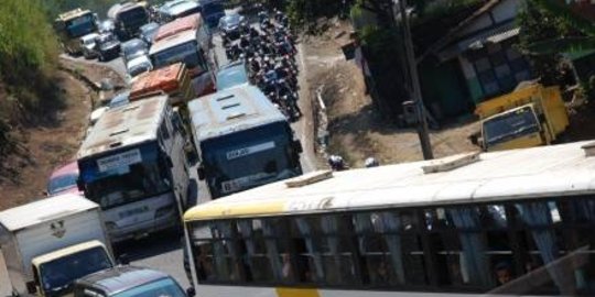 Arus mudik H+2 Lebaran di Jalur Nagreg masih padat
