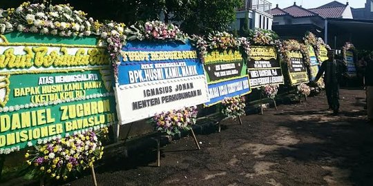 Hatta Rajasa dan Mahfud MD melayat ke rumah Husni Kamil Manik