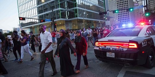 Empat polisi di Dallas tewas ditembak penembak jitu saat demo