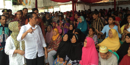 Presiden bagi-bagi sembako dan gelar open house di Yogyakarta