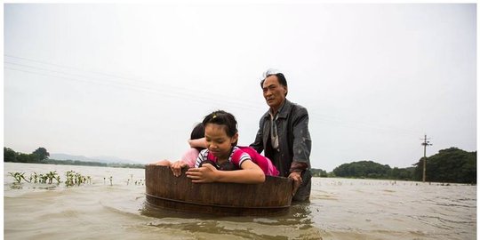 melanda kakek ini terus antar cucunya bersekolah rev1