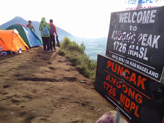 libur lebaran di gunung andong