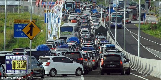 Arus balik, pertemuan Tol Cipali-Bandung macet parah