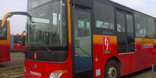 Kawal arus balik, TransJakarta tambah armada & beroperasi 24 jam