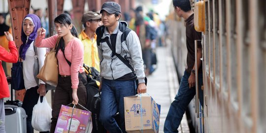 Puncak arus balik, Stasiun Senen didatangi 22 ribu penumpang