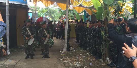 Keluarga serahkan jasad Serda Yogi untuk dimakamkan secara militer