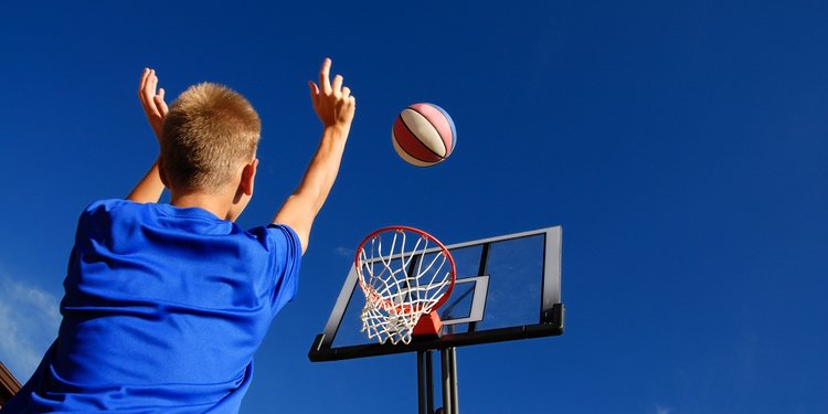 2 Pola Pertahanan Dalam Basket Yang Penting Kamu Tahu Merdeka Com 2 Pola Pertahanan Dalam Basket Yang Penting Kamu Tahu Merdeka Com