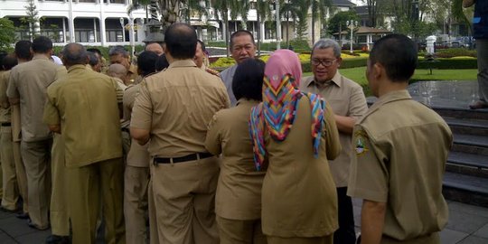 6 PNS di Gedung Sate tak masuk di hari pertama kerja