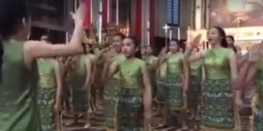 Keren, anak-anak Indonesia jadi juara lomba paduan suara kelas dunia