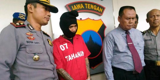 Anak band di Semarang ditangkap usai 9 kali terima paket ganja