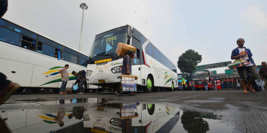 Jumlah penumpang angkutan darat turun 12 persen pada mudik 2016