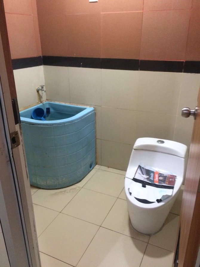 toilet di dprd