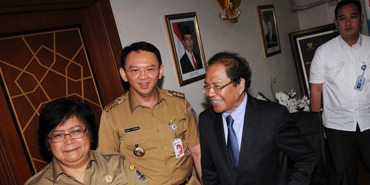 Tunggu penjelasan Menko Rizal, Ahok tak akan hentikan reklamasi