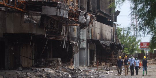 Gedung rapuh usai terbakar, tim Labfor belum periksa Pasar Aksara