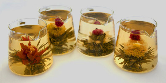 Sejuta khasiat dibalik keindahan flowering tea khas China