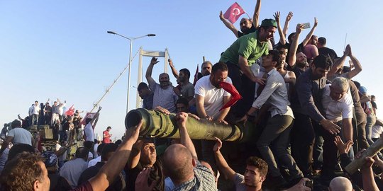 Salim Said: Rakyat Turki melawan karena ogah militer campuri politik