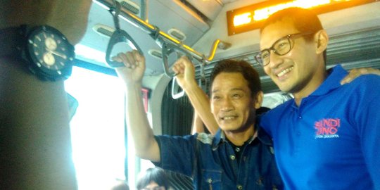 Naik Transjakarta, Sandiaga Uno puji kinerja Ahok