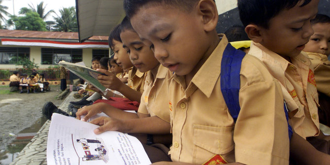 Tahun ajaran baru pedagang perlengkapan sekolah 