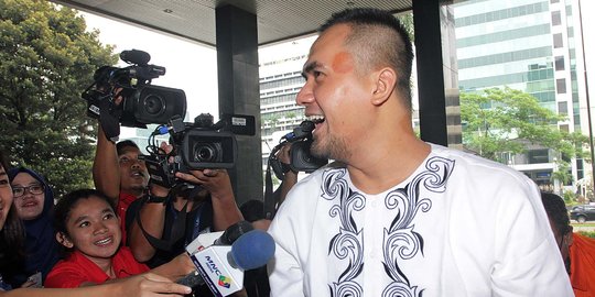 Usai diperiksa KPK, Saipul Jamil senyum-senyum