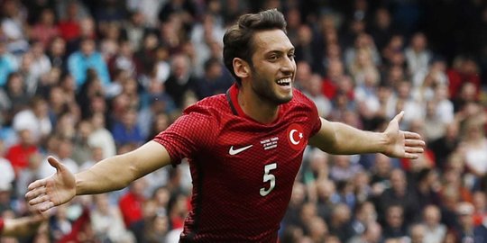 Juventus tak tertarik lagi datangkan Hakan Calhanoglu