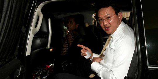 Ahok sebut DKI banjir karena PKL & becak buang sampah sembarangan